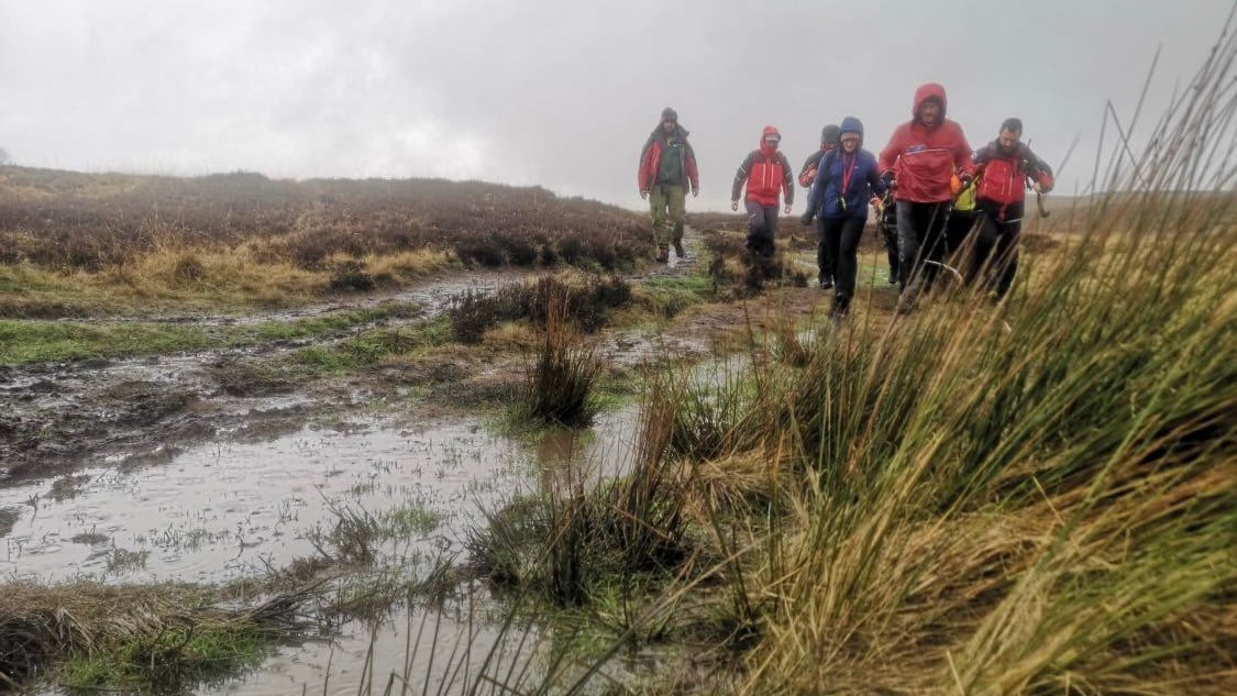 Image from the original article "Edale Mountain Rescue Team Assists Injured Runner on Moorland" (description needed)